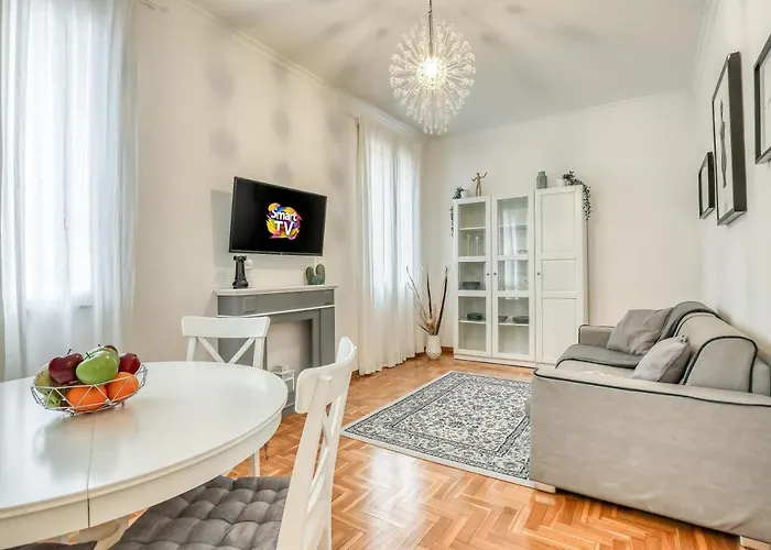 Atrhome Penthouse Frattina *